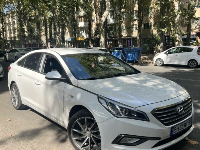 Білий Хендай Соната, об'ємом двигуна 2 л та пробігом 219 тис. км за 10300 $, фото 1 на Automoto.ua