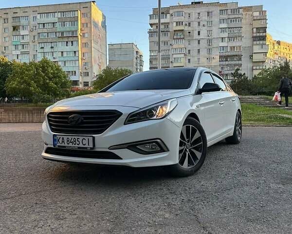 Білий Хендай Соната, об'ємом двигуна 2 л та пробігом 350 тис. км за 5500 $, фото 1 на Automoto.ua