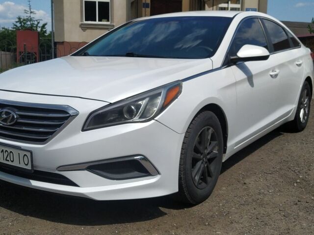 Белый Хендай Соната, объемом двигателя 2 л и пробегом 190 тыс. км за 9400 $, фото 1 на Automoto.ua