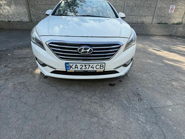 Белый Хендай Соната, объемом двигателя 2 л и пробегом 397 тыс. км за 8500 $, фото 1 на Automoto.ua