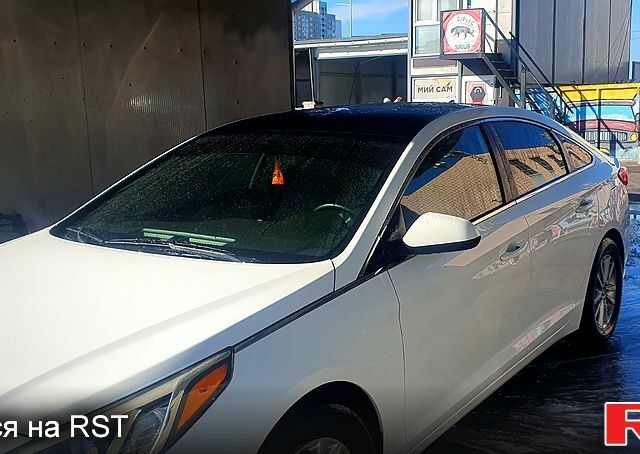 Білий Хендай Соната, об'ємом двигуна 2.4 л та пробігом 150 тис. км за 9000 $, фото 1 на Automoto.ua