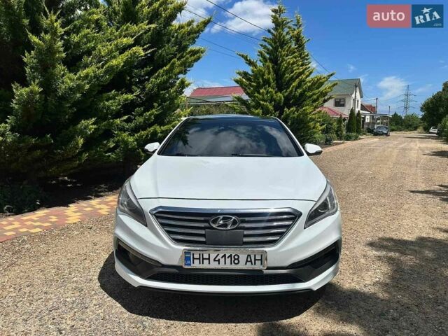 Білий Хендай Соната, об'ємом двигуна 2 л та пробігом 225 тис. км за 10800 $, фото 1 на Automoto.ua