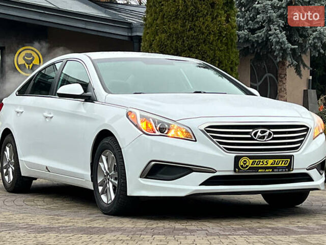 Белый Хендай Соната, объемом двигателя 2.36 л и пробегом 123 тыс. км за 9200 $, фото 1 на Automoto.ua