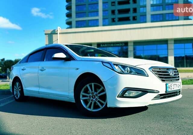 Хендай Соната 2016 в Днепре (Днепропетровске) на Automoto.ua Белый Хендай Соната, объемом двигателя 2 л и пробегом 412 тыс. км за 9999 $, фото 1 на Automoto.ua