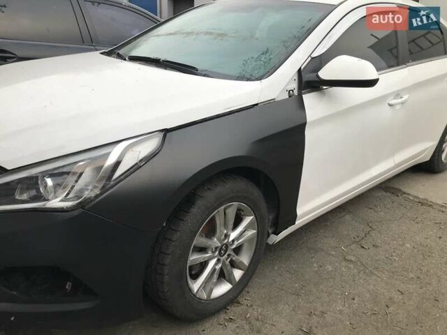 Білий Хендай Соната, об'ємом двигуна 2 л та пробігом 368 тис. км за 5777 $, фото 1 на Automoto.ua