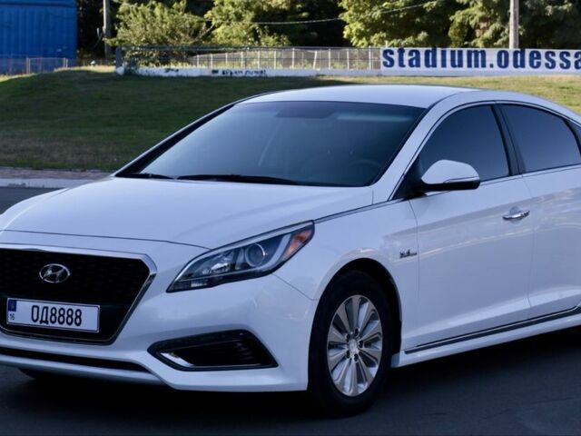 Білий Хендай Соната, об'ємом двигуна 2 л та пробігом 113 тис. км за 13500 $, фото 1 на Automoto.ua