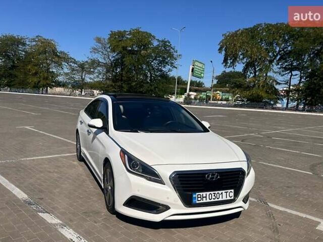 Белый Хендай Соната, объемом двигателя 2.36 л и пробегом 79 тыс. км за 17200 $, фото 1 на Automoto.ua