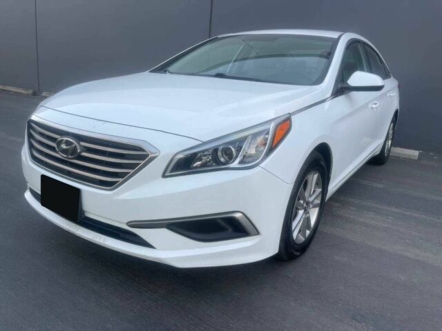 Белый Хендай Соната, объемом двигателя 2.4 л и пробегом 53 тыс. км за 10000 $, фото 1 на Automoto.ua