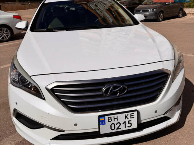 Білий Хендай Соната, об'ємом двигуна 2.36 л та пробігом 145 тис. км за 11000 $, фото 1 на Automoto.ua