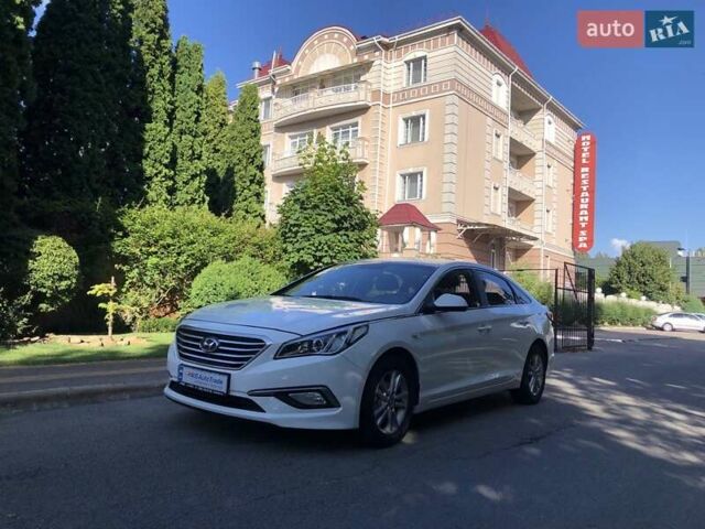 Білий Хендай Соната, об'ємом двигуна 2 л та пробігом 444 тис. км за 9990 $, фото 1 на Automoto.ua