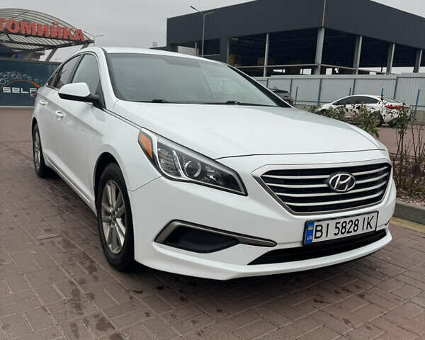 Белый Хендай Соната, объемом двигателя 2.36 л и пробегом 130 тыс. км за 10200 $, фото 1 на Automoto.ua