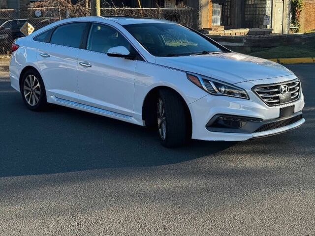 Белый Хендай Соната, объемом двигателя 2.4 л и пробегом 50 тыс. км за 6100 $, фото 1 на Automoto.ua