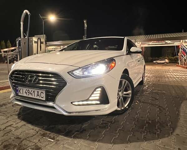 Хендай Соната 2017 в Белой Церкве на Automoto.ua Белый Хендай Соната, объемом двигателя 2.36 л и пробегом 142 тыс. км за 15000 $, фото 1 на Automoto.ua