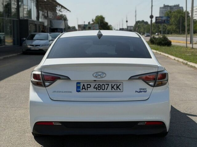 Білий Хендай Соната, об'ємом двигуна 2 л та пробігом 192 тис. км за 13900 $, фото 1 на Automoto.ua