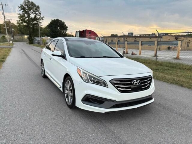 Белый Хендай Соната, объемом двигателя 2 л и пробегом 62 тыс. км за 2900 $, фото 1 на Automoto.ua