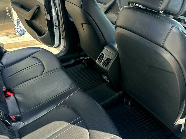 Белый Хендай Соната, объемом двигателя 2 л и пробегом 0 тыс. км за 10500 $, фото 1 на Automoto.ua