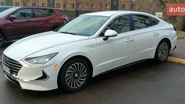 Білий Хендай Соната, об'ємом двигуна 2 л та пробігом 43 тис. км за 23550 $, фото 1 на Automoto.ua
