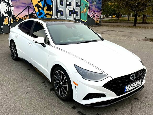 Белый Хендай Соната, объемом двигателя 1.6 л и пробегом 55 тыс. км за 21400 $, фото 1 на Automoto.ua