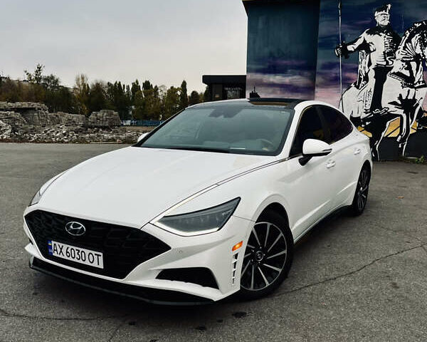 Білий Хендай Соната, об'ємом двигуна 1.6 л та пробігом 55 тис. км за 21400 $, фото 1 на Automoto.ua