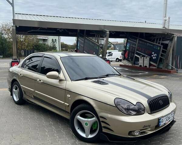 Бежевый Хендай Соната, объемом двигателя 2 л и пробегом 315 тыс. км за 4400 $, фото 1 на Automoto.ua