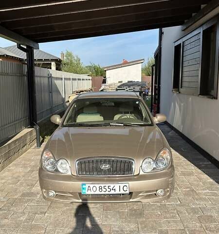 Бежевый Хендай Соната, объемом двигателя 2 л и пробегом 236 тыс. км за 4200 $, фото 1 на Automoto.ua