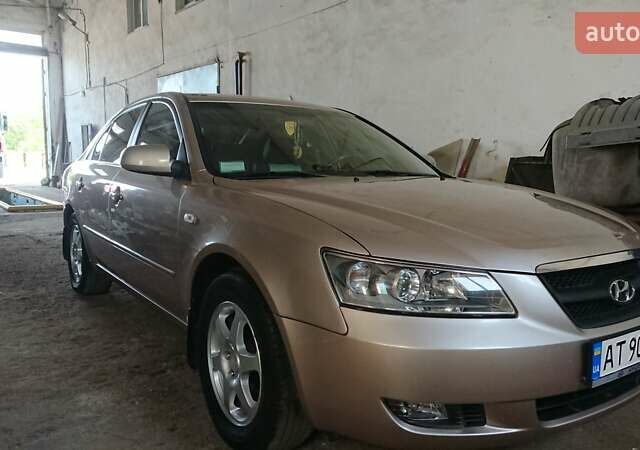 Бежевий Хендай Соната, об'ємом двигуна 2.4 л та пробігом 125 тис. км за 7200 $, фото 1 на Automoto.ua