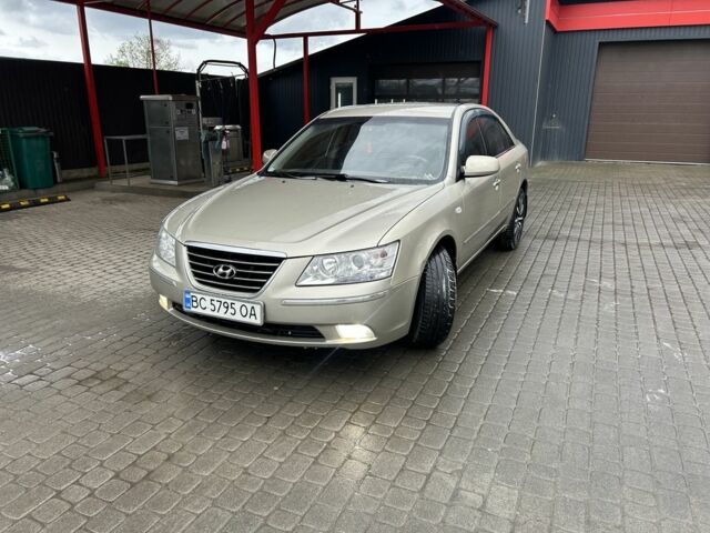 Хендай Соната 2008 у Яворове на Automoto.ua Бежевий Хендай Соната, об'ємом двигуна 2 л та пробігом 300 тис. км за 4600 $, фото 1 на Automoto.ua