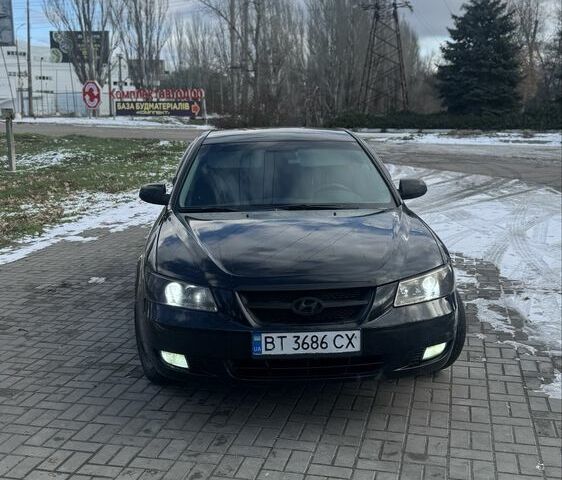Чорний Хендай Соната, об'ємом двигуна 2 л та пробігом 240 тис. км за 5399 $, фото 1 на Automoto.ua