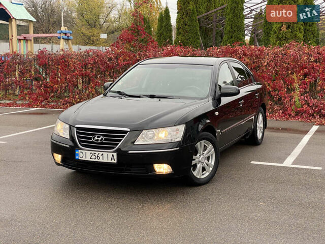 Чорний Хендай Соната, об'ємом двигуна 2 л та пробігом 150 тис. км за 6800 $, фото 1 на Automoto.ua