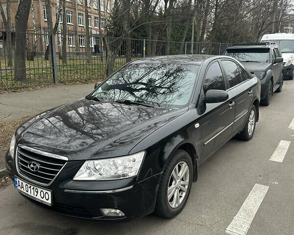 Чорний Хендай Соната, об'ємом двигуна 2 л та пробігом 209 тис. км за 5000 $, фото 1 на Automoto.ua