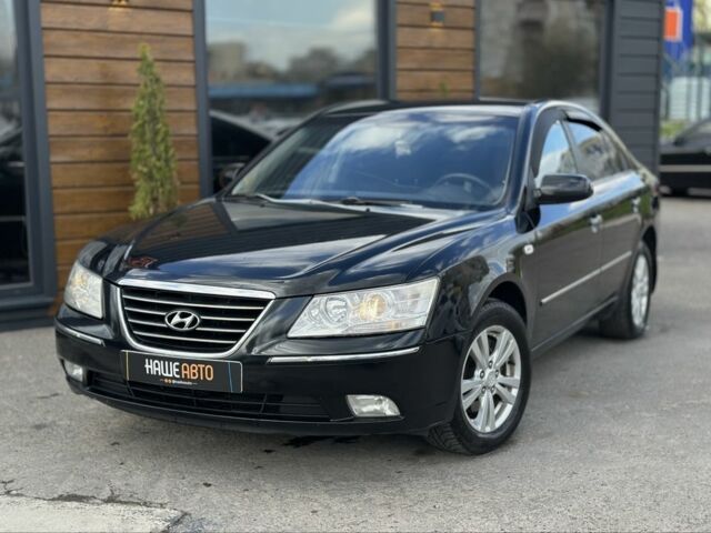 Черный Хендай Соната, объемом двигателя 2 л и пробегом 270 тыс. км за 5450 $, фото 1 на Automoto.ua