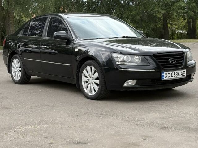 Черный Хендай Соната, объемом двигателя 3.3 л и пробегом 170 тыс. км за 6600 $, фото 1 на Automoto.ua