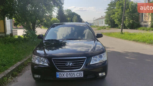 Черный Хендай Соната, объемом двигателя 2 л и пробегом 320 тыс. км за 5999 $, фото 1 на Automoto.ua