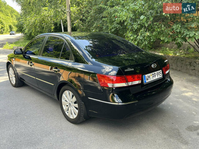 Чорний Хендай Соната, об'ємом двигуна 2.4 л та пробігом 176 тис. км за 8500 $, фото 1 на Automoto.ua