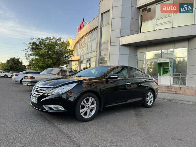 Черный Хендай Соната, объемом двигателя 2.4 л и пробегом 270 тыс. км за 9200 $, фото 1 на Automoto.ua