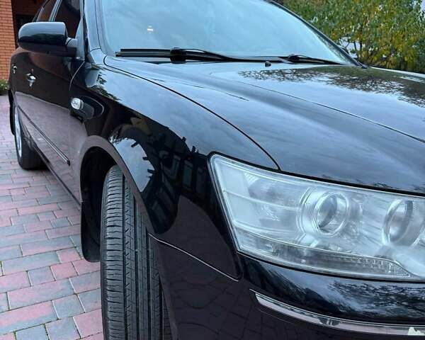 Чорний Хендай Соната, об'ємом двигуна 2 л та пробігом 230 тис. км за 5900 $, фото 1 на Automoto.ua