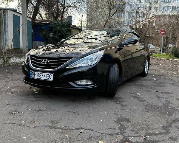 Черный Хендай Соната, объемом двигателя 2 л и пробегом 163 тыс. км за 7800 $, фото 1 на Automoto.ua