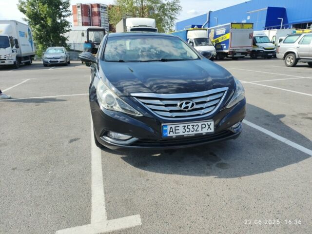 Чорний Хендай Соната, об'ємом двигуна 2 л та пробігом 230 тис. км за 7200 $, фото 1 на Automoto.ua