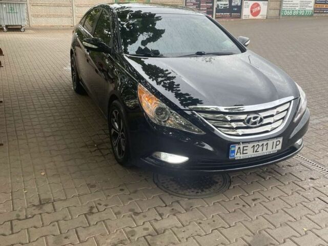 Черный Хендай Соната, объемом двигателя 2 л и пробегом 200 тыс. км за 9000 $, фото 1 на Automoto.ua