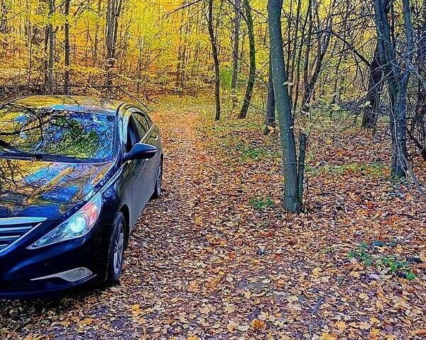 Черный Хендай Соната, объемом двигателя 2 л и пробегом 380 тыс. км за 7350 $, фото 1 на Automoto.ua