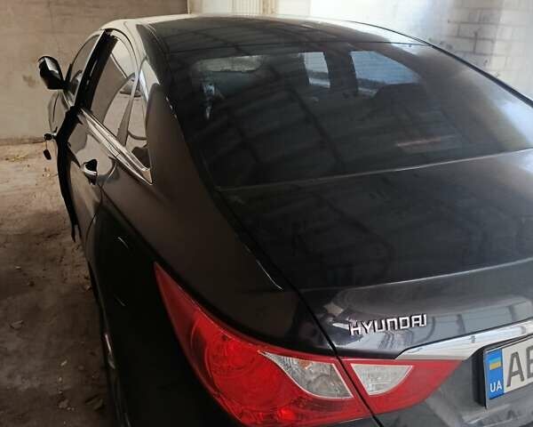 Черный Хендай Соната, объемом двигателя 2 л и пробегом 166 тыс. км за 9500 $, фото 1 на Automoto.ua