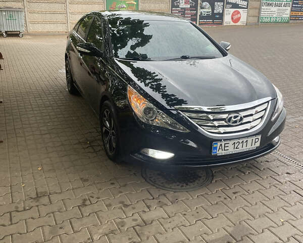 Чорний Хендай Соната, об'ємом двигуна 2 л та пробігом 200 тис. км за 9000 $, фото 1 на Automoto.ua