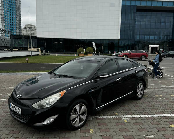 Чорний Хендай Соната, об'ємом двигуна 2.36 л та пробігом 260 тис. км за 8300 $, фото 1 на Automoto.ua