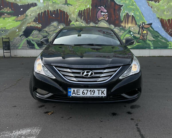 Черный Хендай Соната, объемом двигателя 2 л и пробегом 200 тыс. км за 6800 $, фото 1 на Automoto.ua