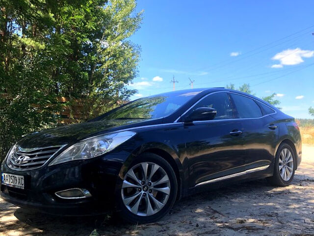 Черный Хендай Соната, объемом двигателя 3 л и пробегом 345 тыс. км за 12800 $, фото 1 на Automoto.ua