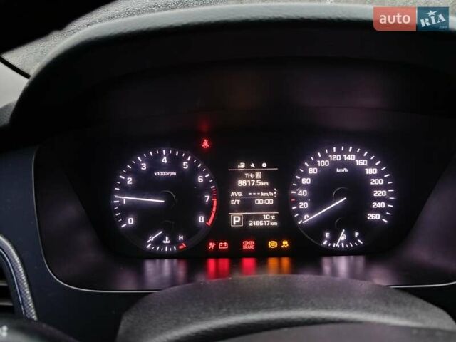 Чорний Хендай Соната, об'ємом двигуна 2 л та пробігом 218 тис. км за 5000 $, фото 1 на Automoto.ua
