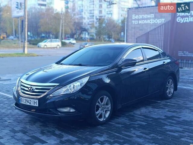 Хендай Соната 2014 у Полтаві на Automoto.ua Чорний Хендай Соната, об'ємом двигуна 2 л та пробігом 250 тис. км за 6499 $, фото 1 на Automoto.ua