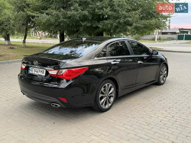 Чорний Хендай Соната, об'ємом двигуна 2.36 л та пробігом 218 тис. км за 8999 $, фото 1 на Automoto.ua