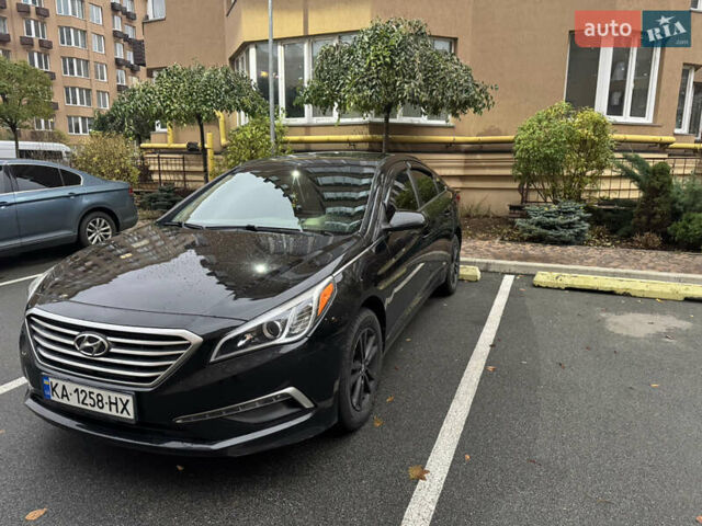 Черный Хендай Соната, объемом двигателя 2.36 л и пробегом 219 тыс. км за 10000 $, фото 1 на Automoto.ua