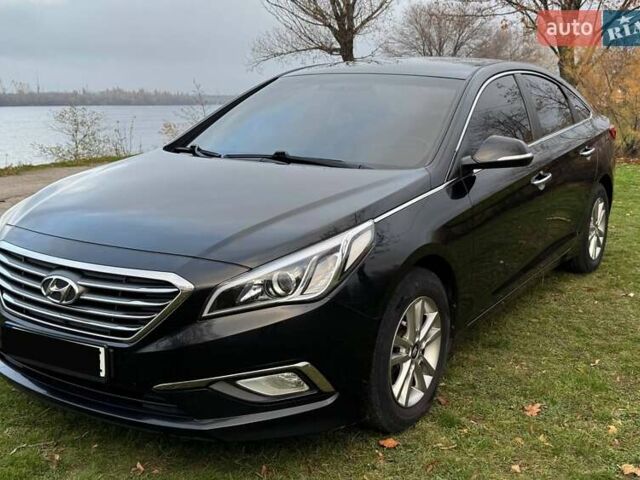 Чорний Хендай Соната, об'ємом двигуна 2 л та пробігом 210 тис. км за 12999 $, фото 1 на Automoto.ua
